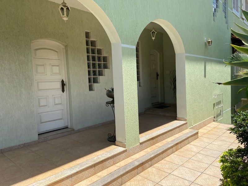Casa com 5 quartos — Santa Amélia, Belo Horizonte
