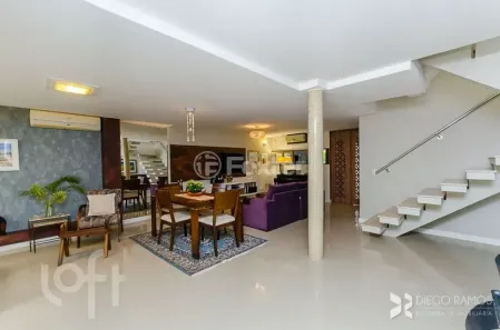 Sobrado com 3 Quartos à venda, 280m² no Espírito Santo, Porto Alegre