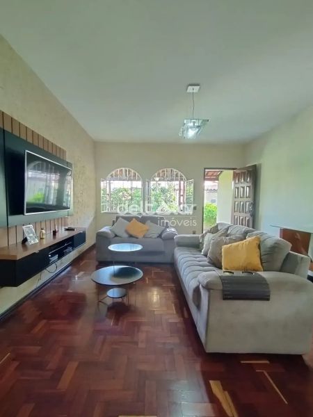 Casa em condomínio com 3 quartos — Floramar, Belo Horizonte