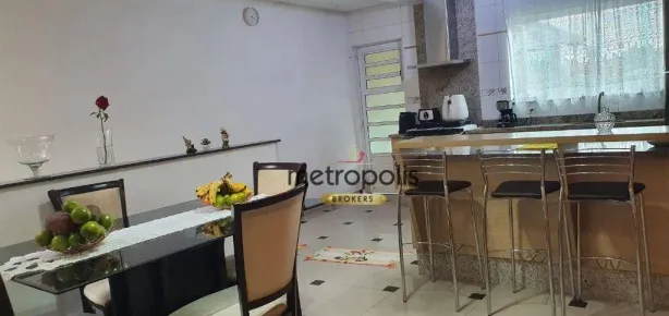 Sobrado com 3 Quartos à venda, 218m² no Jardim das Maravilhas, Santo André