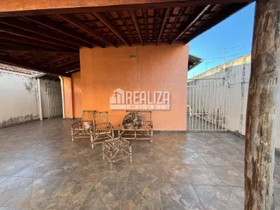 Casa com 4 Quartos à venda, 200m² no Cidade Jardim, Uberaba