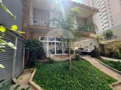 Sobrado com 4 Quartos à venda, 600m² no Vila Bertioga, São Paulo