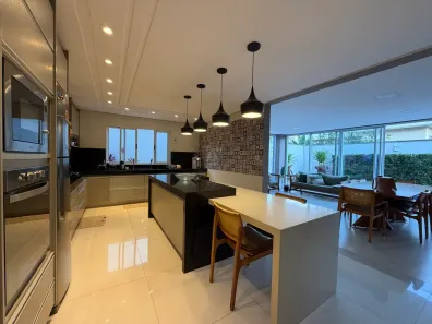 Casa de Condomínio com 3 Quartos à venda, 246m² no Condomínio do Lago 1ª Etapa, Goiânia