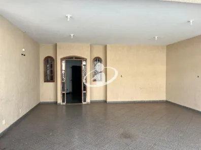 Casa com 4 Quartos para alugar, 200m² no Santa Mônica, Uberlândia