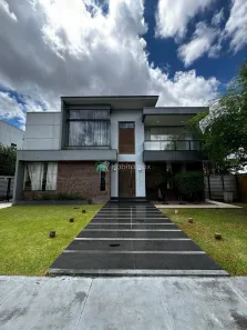 Casa com 4 Quartos à venda, 460m² no Tarumã, Manaus
