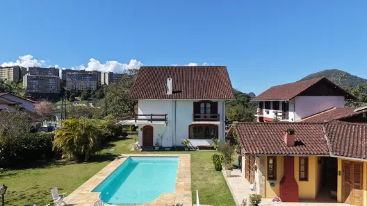 Casa de Condomínio com 6 Quartos para alugar, 5000m² no Quitandinha, Petrópolis