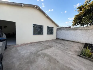 Casa com 3 Quartos à venda, 170m² no Vila Itatiaia, Goiânia