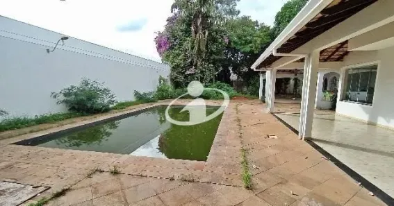 Imóvel Comercial com 8 Quartos para alugar, 1430m² no Umuarama, Uberlândia