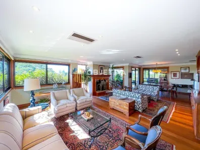 Apartamento com 3 Quartos à venda, 247m² no Passo da Areia, Porto Alegre