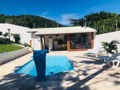 Casa com 3 Quartos à venda, 214m² no Praia de Fora, Palhoça
