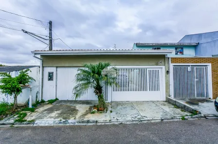 Sobrado com 4 Quartos à venda, 130m² no Xaxim, Curitiba