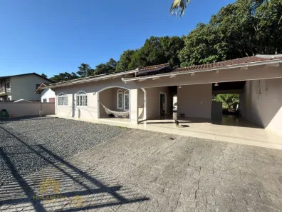 Casa com 3 Quartos à venda, 160m² no Boehmerwald, Joinville