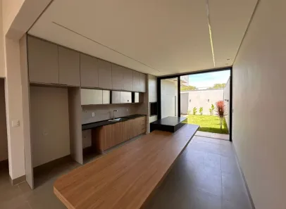 Casa com 3 Quartos à venda, 170m² no Granada, Uberlândia