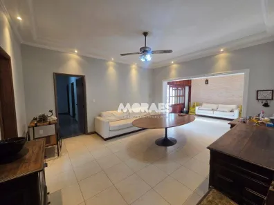 Casa com 3 Quartos para alugar, 250m² no Jardim Estoril II, Bauru