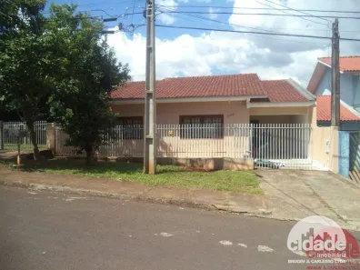 Casa com 2 Quartos à venda, 194m² no Região do Lago, Cascavel