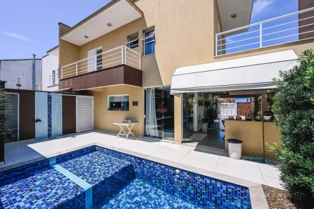 Sobrado com 4 Quartos à venda, 180m² no Parque Turistico, Peruíbe