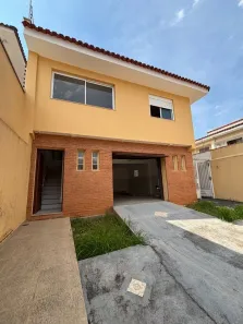 Sobrado com 3 Quartos à venda, 250m² no Jardim Virginia Bianca, São Paulo