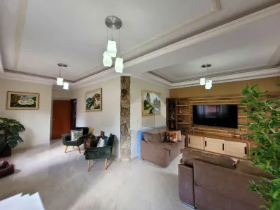 Casa com 4 Quartos à venda, 230m² no Jardim das Hortênsias, Poços de Caldas