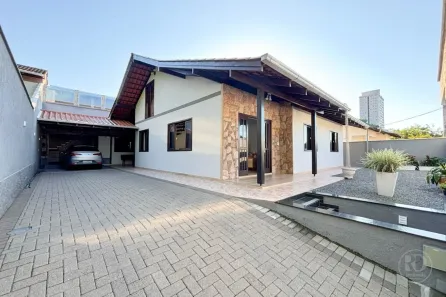 Casa com 4 Quartos à venda, 386m² no Velha, Blumenau