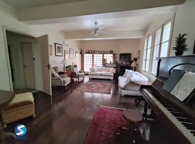 Sobrado com 4 Quartos à venda, 254m² no Independência, Porto Alegre
