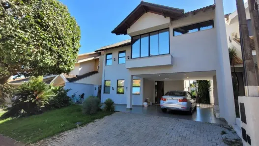 Sobrado com 4 Quartos à venda, 247m² no Zona 08, Maringá