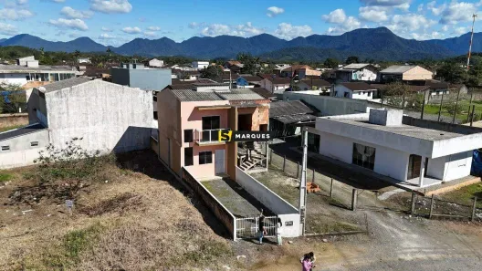 Casa com 2 Quartos para alugar, 67m² no Morro do Meio, Joinville