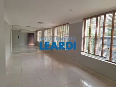 Sobrado com 5 Quartos para venda ou aluguel, 350m² no Vila Madalena, São Paulo