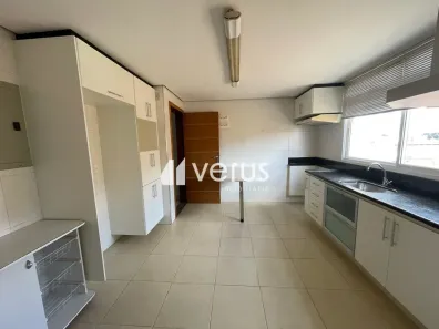 Apartamento com 3 Quartos para alugar, 140m² no Nossa Senhora Aparecida, Uberlândia