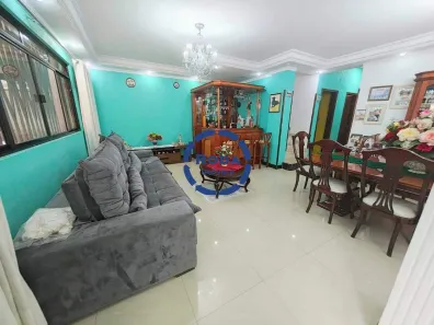 Sobrado com 4 Quartos à venda, 255m² no Embaré, Santos