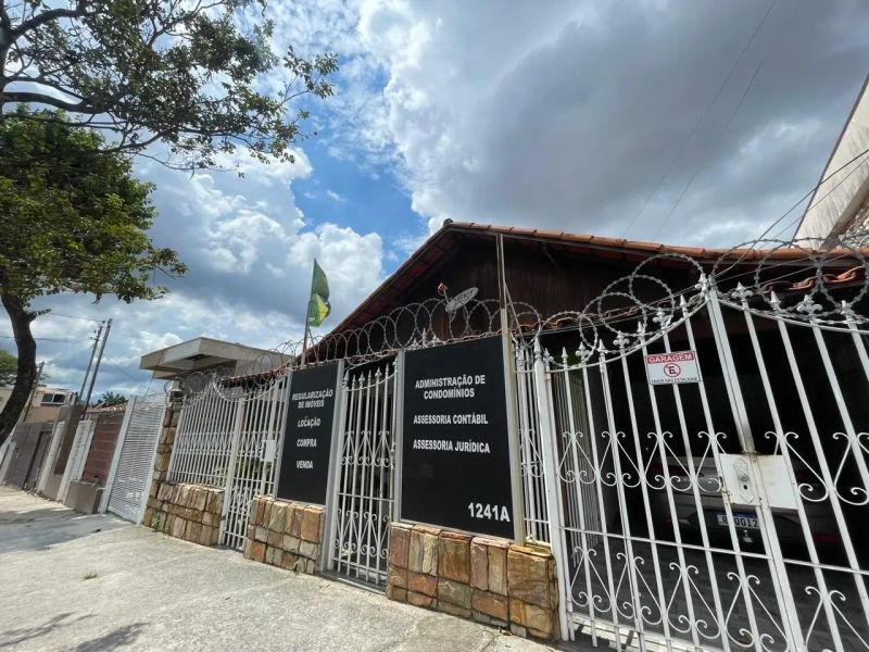 Casa com 7 quartos — Planalto, Belo Horizonte