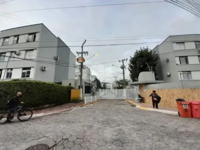 Apartamento com 2 Quartos para alugar, 50m² no Trindade, Florianópolis