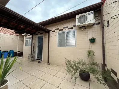 Casa com 3 Quartos à venda, 179m² no Vila Nova, Cubatão