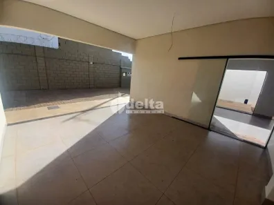 Casa com 3 Quartos para alugar, 138m² no Novo Mundo, Uberlândia