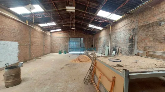 Galpão/Depósito/Armazém para venda ou aluguel, 280m² no Vila Parque Brasília, Cachoeirinha