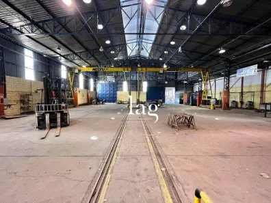Galpão/Depósito/Armazém para venda ou aluguel, 2500m² no Iporanga, Sorocaba