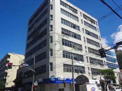 Apartamento com 3 Quartos para alugar, 183m² no Centro, Poços de Caldas