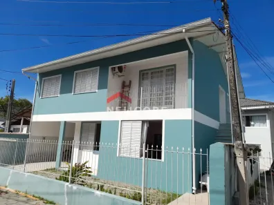 Casa com 5 Quartos à venda, 200m² no Barra da Lagoa, Florianópolis