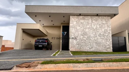 Casa de Condomínio com 3 Quartos à venda, 221m² no Residencial Goiânia Golfe Clube, Goiânia