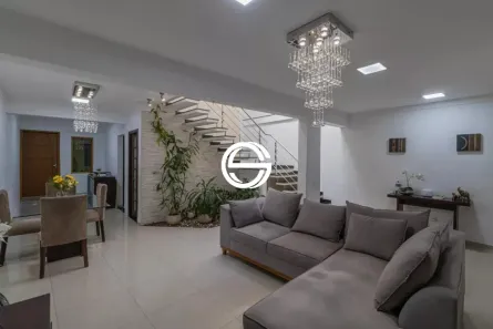 Sobrado com 5 Quartos à venda, 240m² no Conjunto Habitacional Padre José de Anchieta, São Paulo