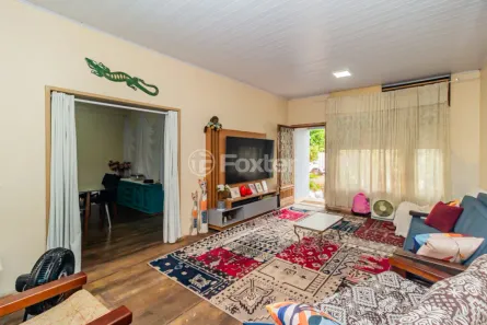 Casa com 2 Quartos à venda, 155m² no Navegantes, Porto Alegre