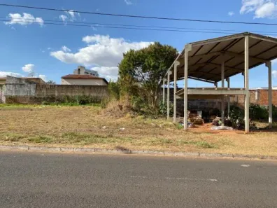Lote/Terreno à venda, 300m² no Carajás, Uberlândia