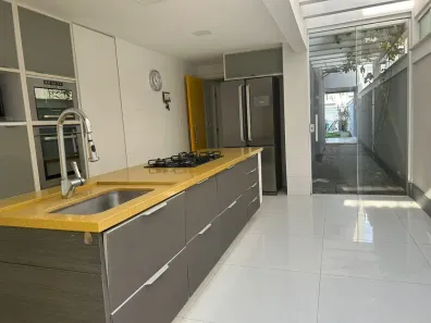Casa de Condomínio com 4 Quartos para alugar, 280m² no Recreio dos Bandeirantes, Rio de Janeiro
