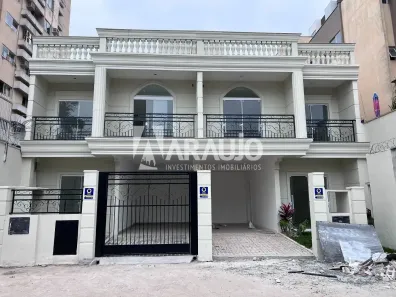 Sobrado com 3 Quartos à venda, 179m² no Centro, Itajaí