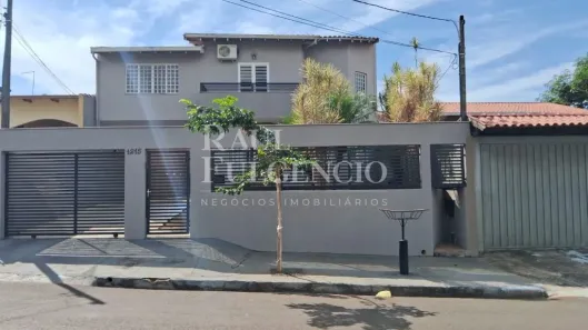 Sobrado com 4 Quartos à venda, 280m² no Califórnia, Londrina