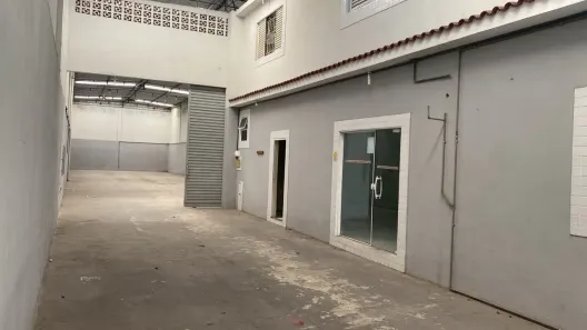 Galpão/Depósito/Armazém para alugar, 500m² no Retiro, Volta Redonda