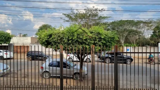 Imóvel Comercial com 8 Quartos à venda, 600m² no Loteamento Kennedy, Rondonópolis