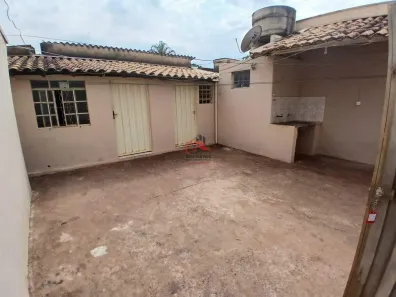 Casa com 1 Quarto para alugar, 26m² no Santa Marta, Uberaba