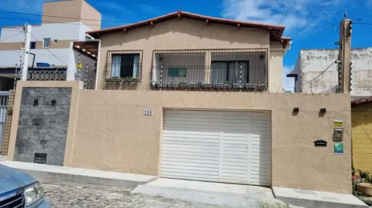 Casa com 2 Quartos à venda, 200m² no Lagoa Nova, Natal