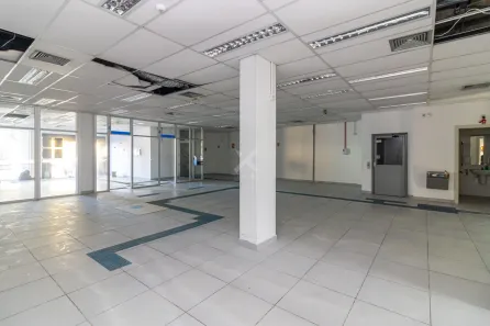 Prédio Comercial para alugar, 799m² no Glória, Porto Alegre