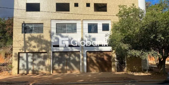 Prédio Comercial para alugar, 900m² no Edgar Pereira, Montes Claros